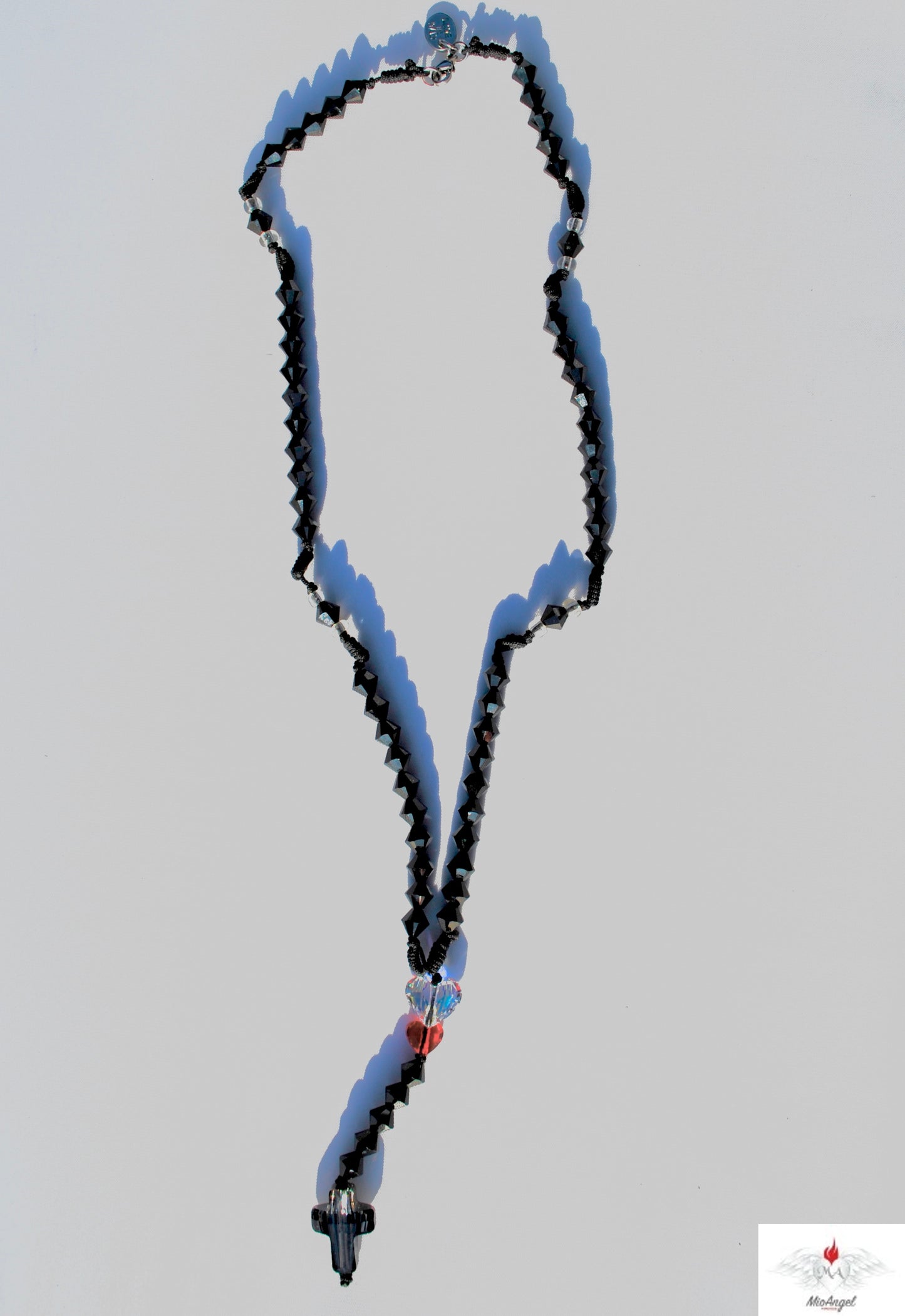 Rosario nero con cuori, croce e componenti in cristalli Swarovski
