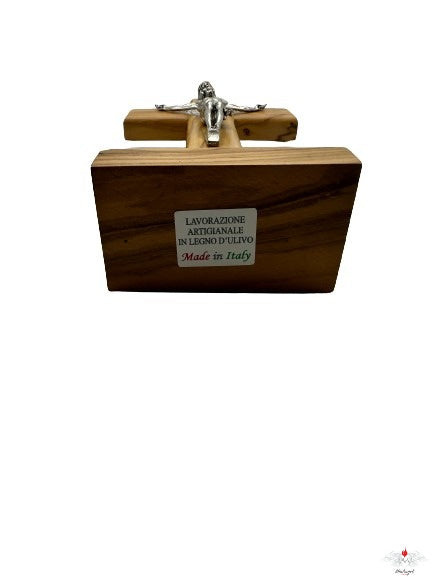 Crocifisso in ulivo con base